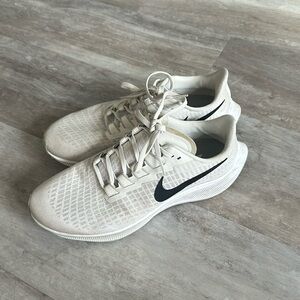 Nike gym shoes